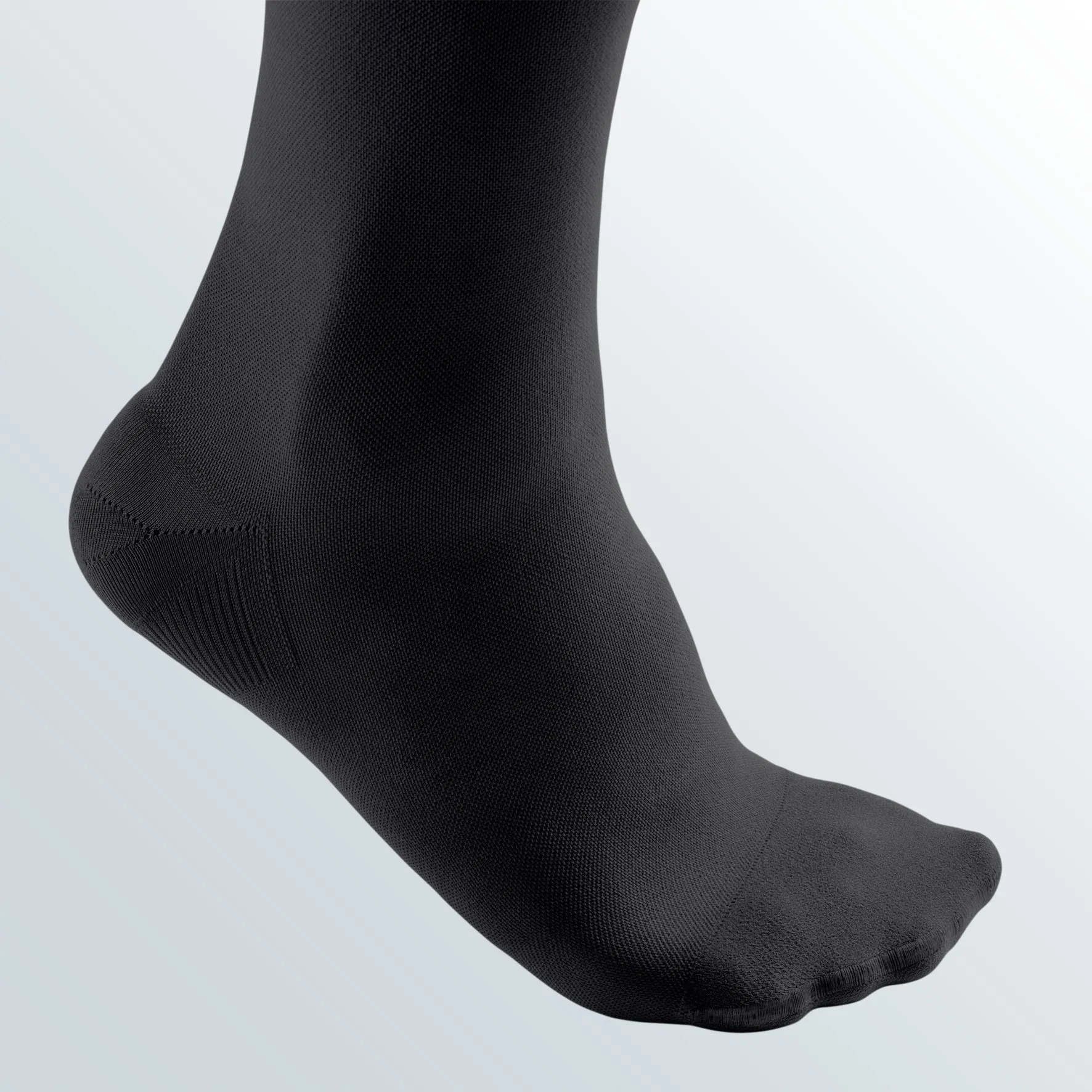 mediven plus 20-30 mmHg Calf High w/Silicone Topband Closed Toe Compression Stockings